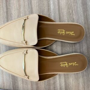 The Mule Deep Boutique Women's Tan Mules